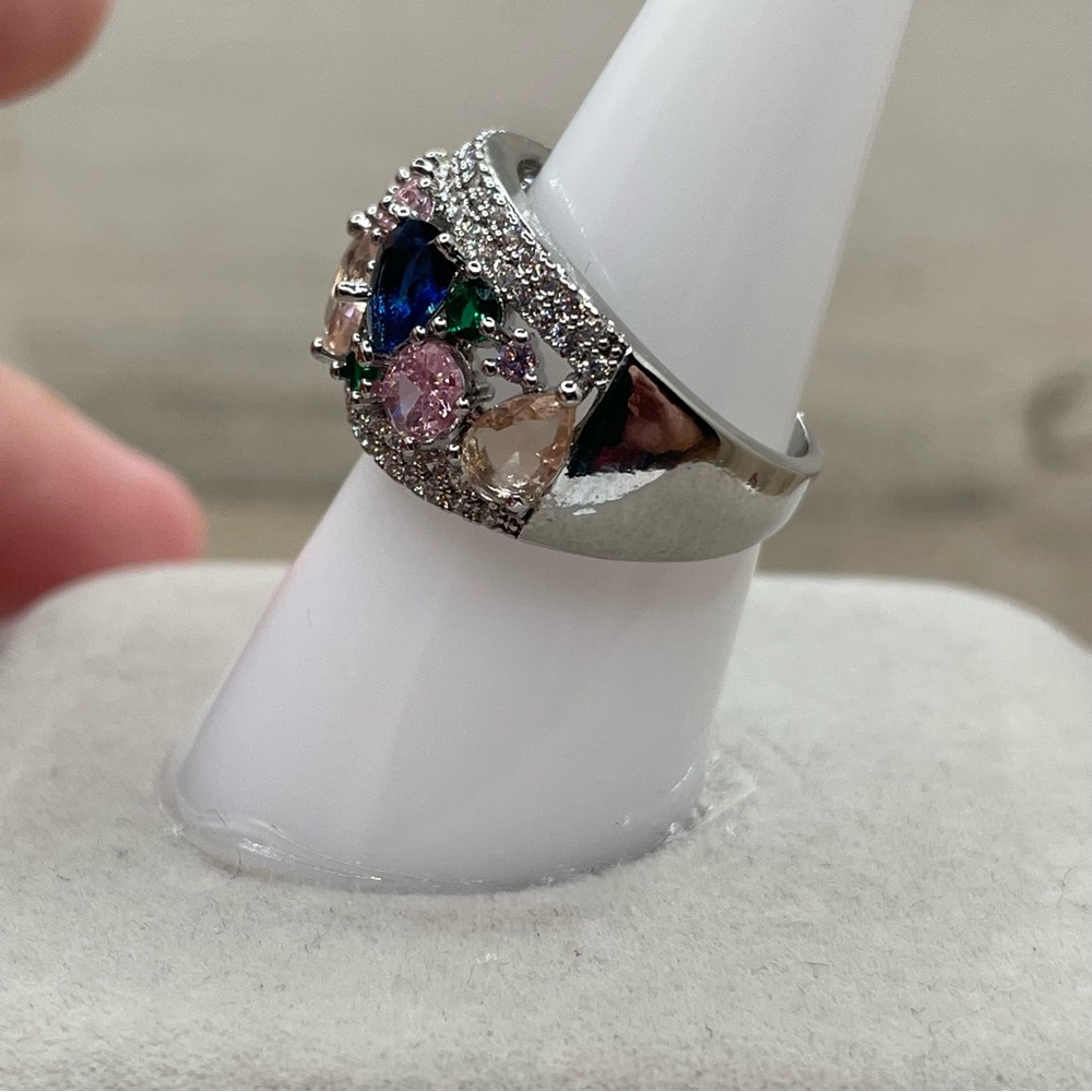 Beautiful Statement Cluster Blue Sapphire Green Emerald CZ Ring Band - Picture 4 of 4